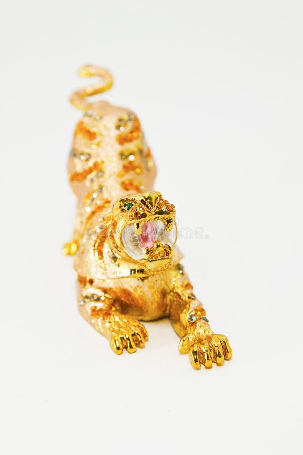 Gold tiger artwork stock image. Image of animals, isolated 17633645