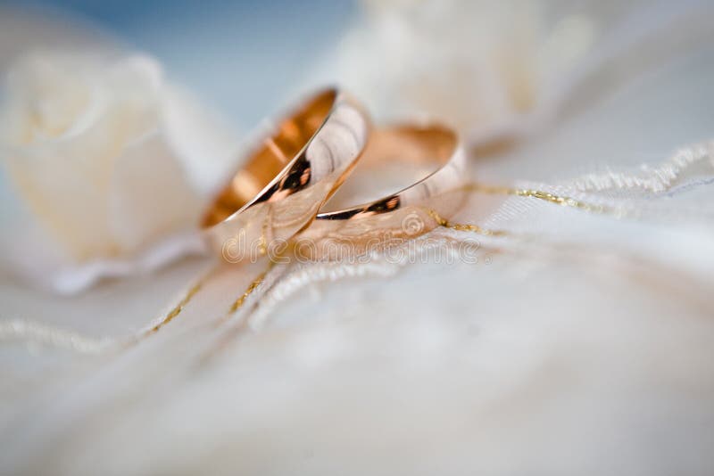 Gold wedding rings