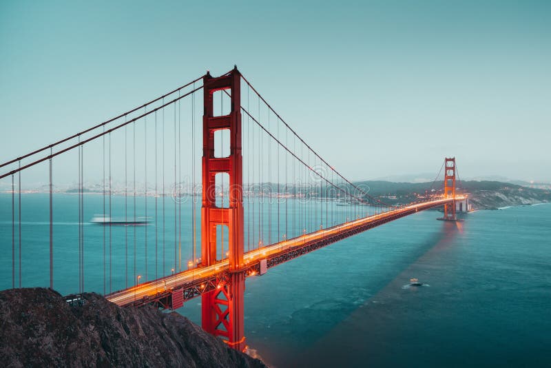 Golden Gate Bridge a crepuscolo, San Francisco, California, USA