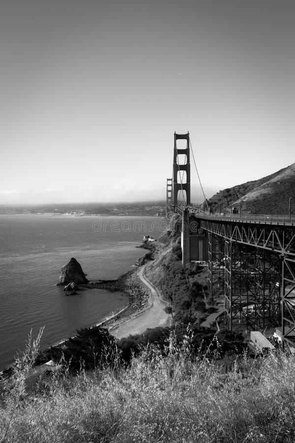 Golden gate bridge a San Francisco in bianco e nero immagini stock Golden gate bridge a San Francisco in bianco e nero immagini stock