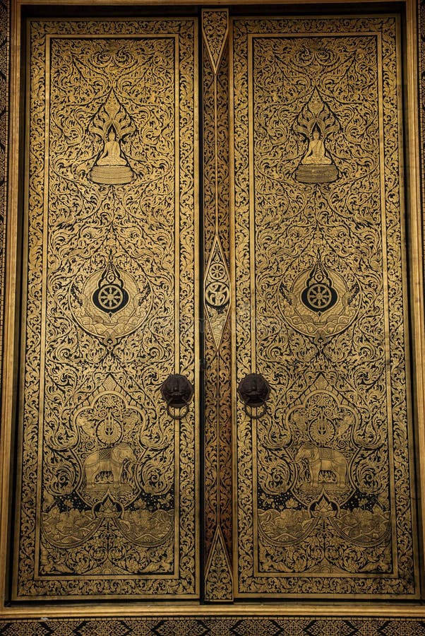 Golden painting on the ubosot door