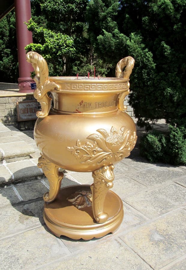  Golden Pot  In Buddhist Temple Park Stock Image Image of 