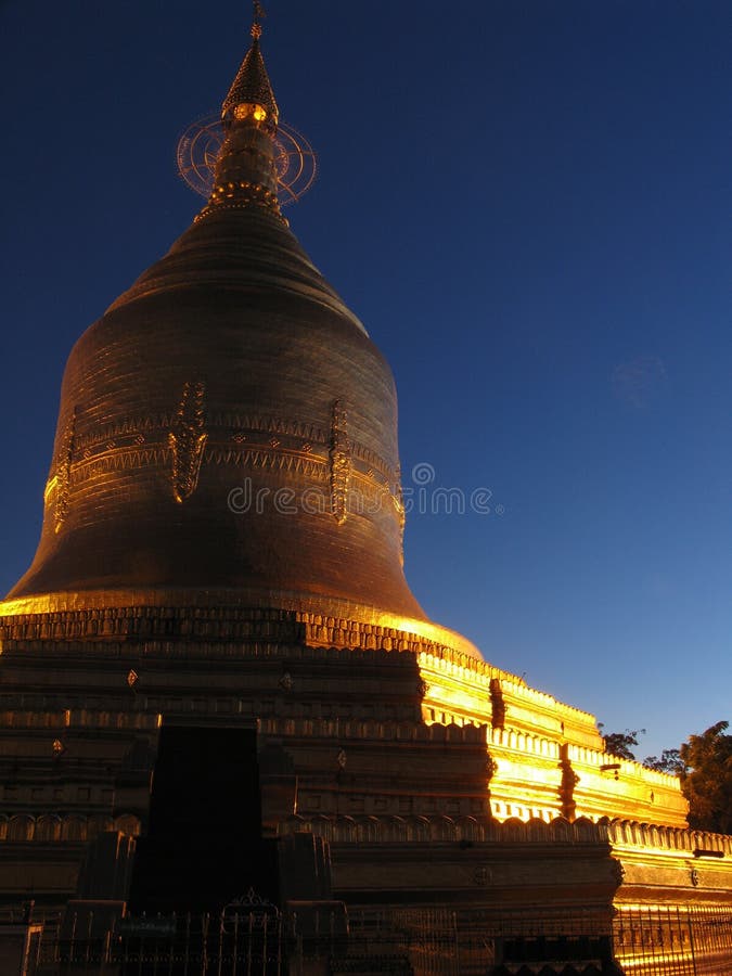 Goldene Pagode lizenzfreie stockbilder