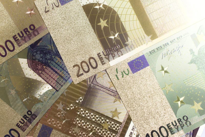 Goldene Souvenirbanknoten in Euro stockbild