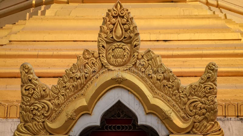 Goldener Tempel Myanmar lizenzfreies stockfoto Goldener Tempel Myanmar lizenzfreies stockfoto