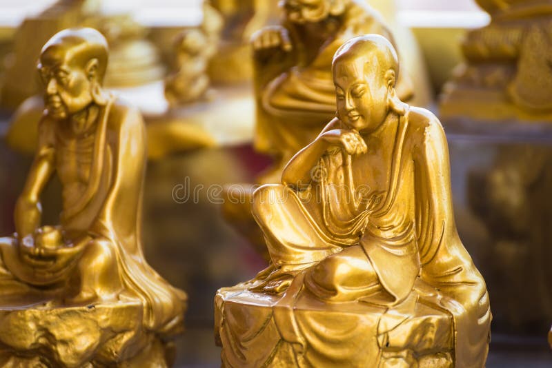 Goldenes Buddha-Bild, chinesischer Tempel Wat Borom Racha Kanchanapisek Anusorn u. x28; Leng-nuei Yee 2& x29; , Thailand stockbilder Goldenes Buddha-Bild, chinesischer Tempel Wat Borom Racha Kanchanapisek Anusorn u. x28; Leng-nuei Yee 2& x29; , Thailand stockbilder