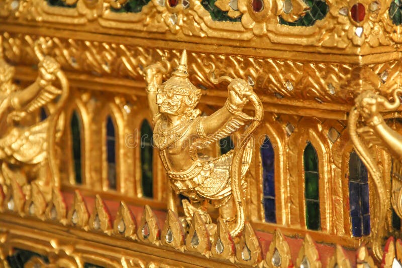 Goldenes garuda lizenzfreie stockfotografie Goldenes garuda lizenzfreie stockfotografie