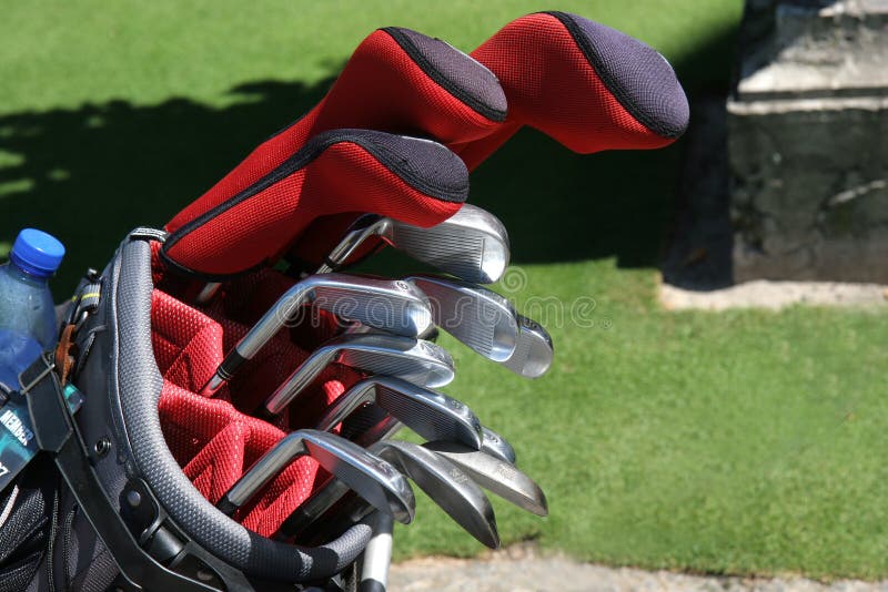 Golf bag and set of clubs