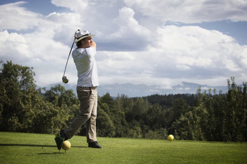 Golfista que junta con te apagado. foto de archivo Golfista que junta con te apagado. foto de archivo