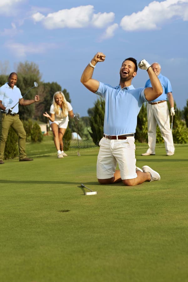 Golfspieler glücklich für Schlag