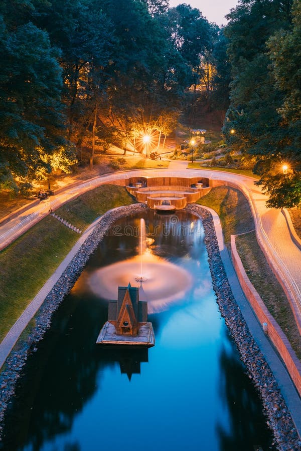 Gomel, Homiel, Białoruś Sceniczny widok Parkowy Watercourse kanał zdjęcia stock Gomel, Homiel, Białoruś Sceniczny widok Parkowy Watercourse kanał zdjęcia stock