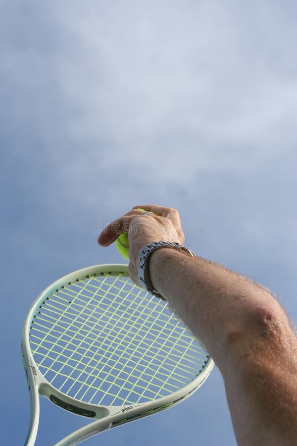 Download Gomito di tennis fotografia stock. Immagine di aperto, divertimento - 200058
