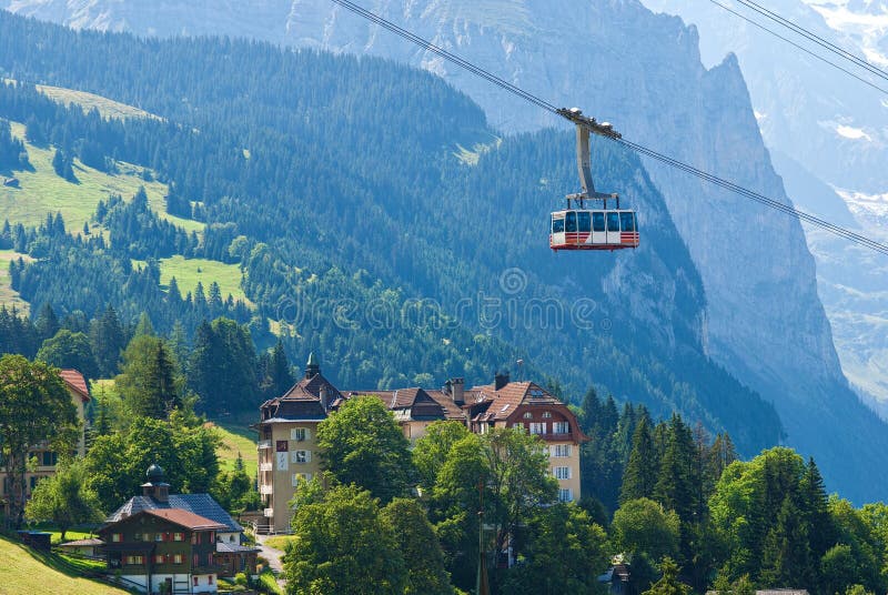 gondola nad Switzerland Wengen obrazy royalty free gondola nad Switzerland Wengen obrazy royalty free