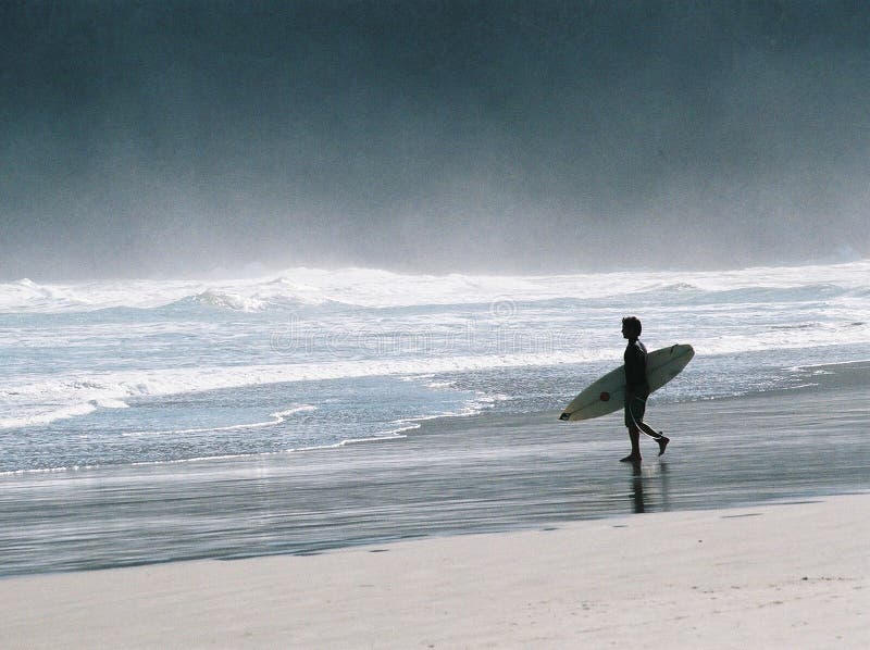 Fine del pomeriggio onde invitare per il surf(Visibile Grana della Pellicola)