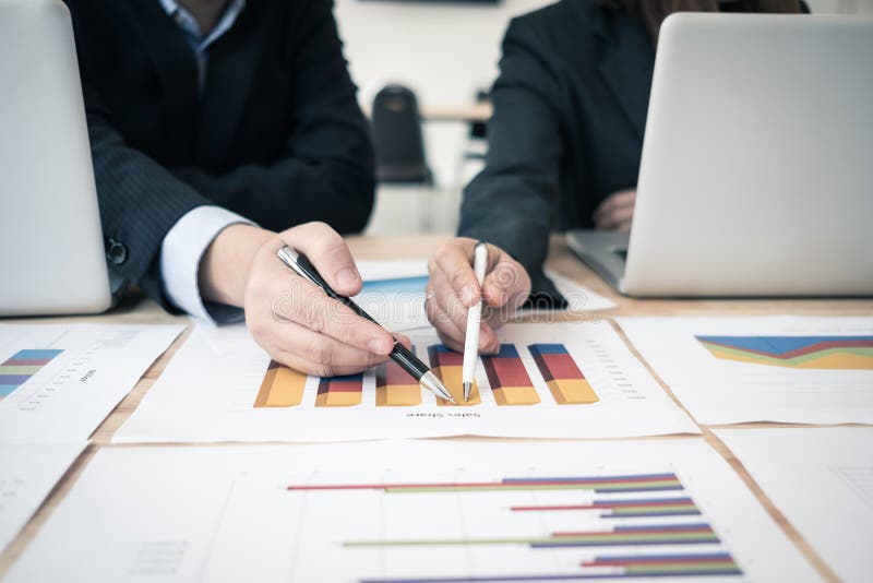 Good teamwork, workplace strategy, Businessmen meeting to discuss and consult on the future plans stock images Good teamwork, workplace strategy, Businessmen meeting to discuss and consult on the future plans stock images