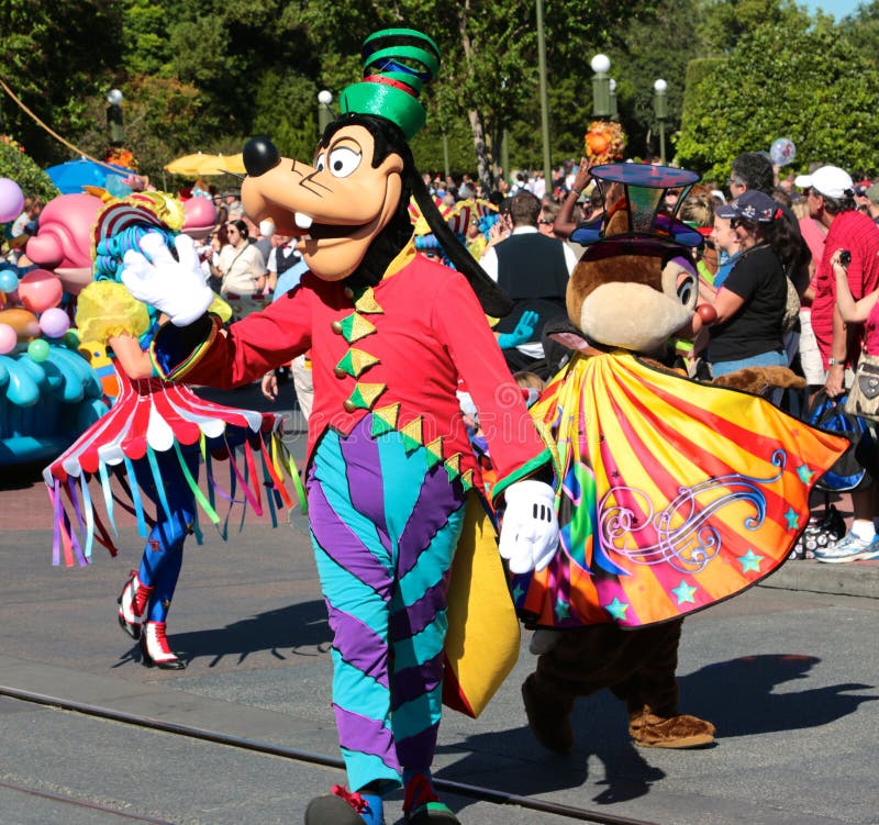 Goofy, Chip and Dale in Disney Festival of Fantasy Parade at Magic ...