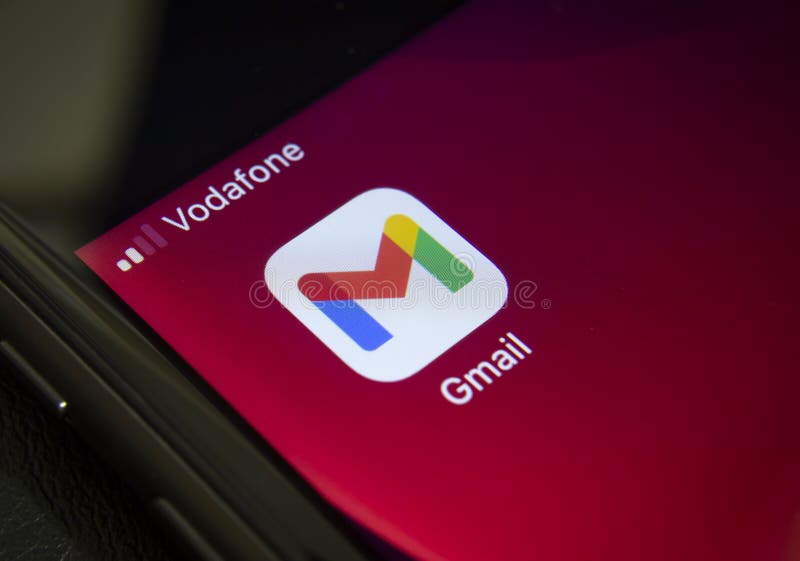 Google Mail 新标志在智能手机屏幕上 库存图片