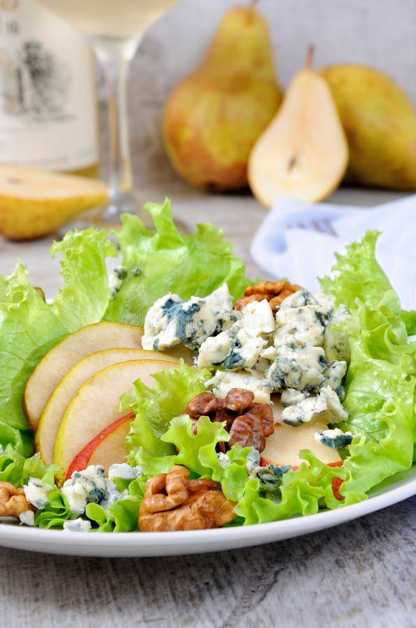 Gorgonzola salad with pear stock image. Image of dietetic - 102657987