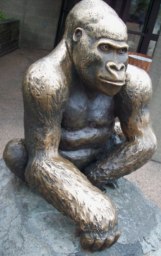 Gorilla Statue lizenzfreie stockbilder