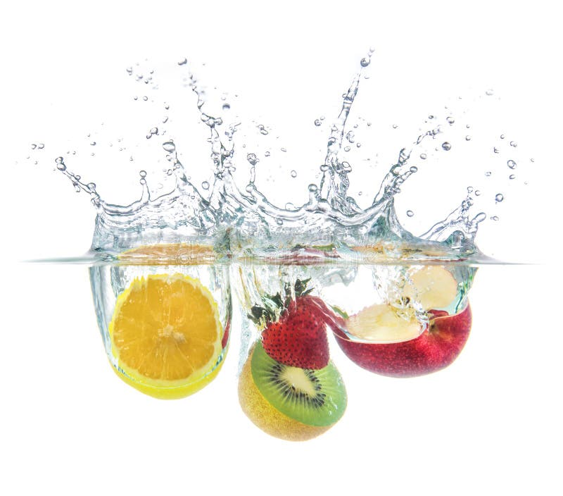 Gota anaranjada de la manzana del kiwi de la fresa con el chapoteo del agua foto de archivo libre de regalías