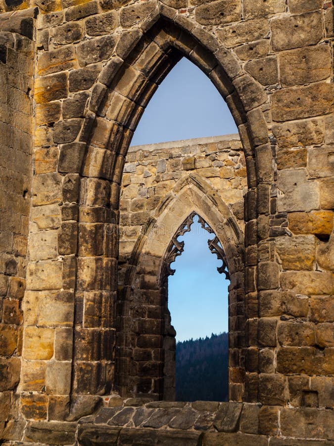 Gotische Fenster Der Ruinierten Kirche Stockbild Bild