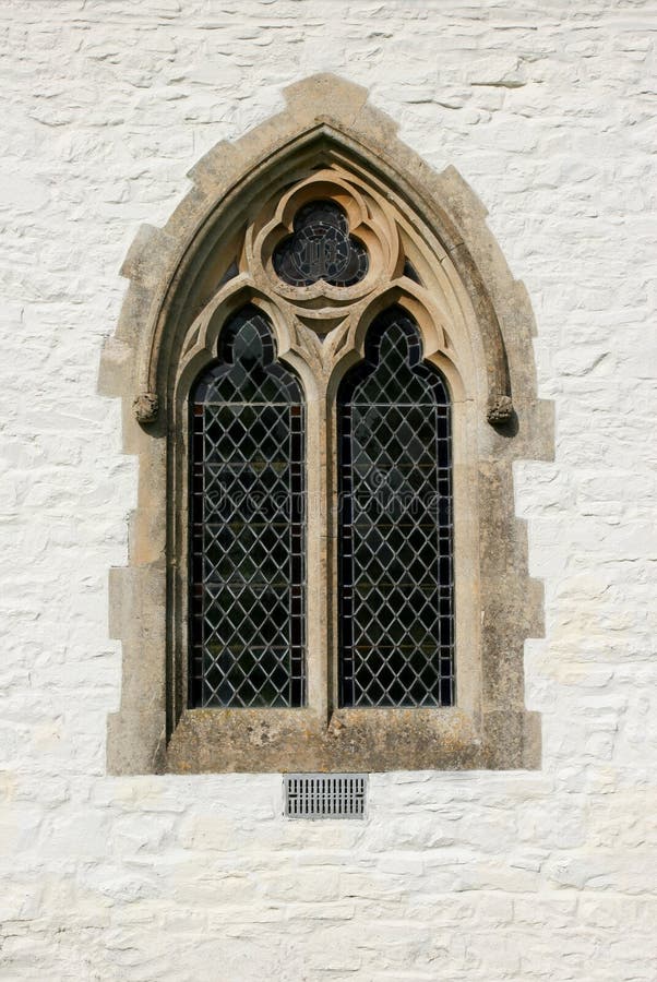 Gotisches Fenster stockbild. Bild von gewölbt, verbleit