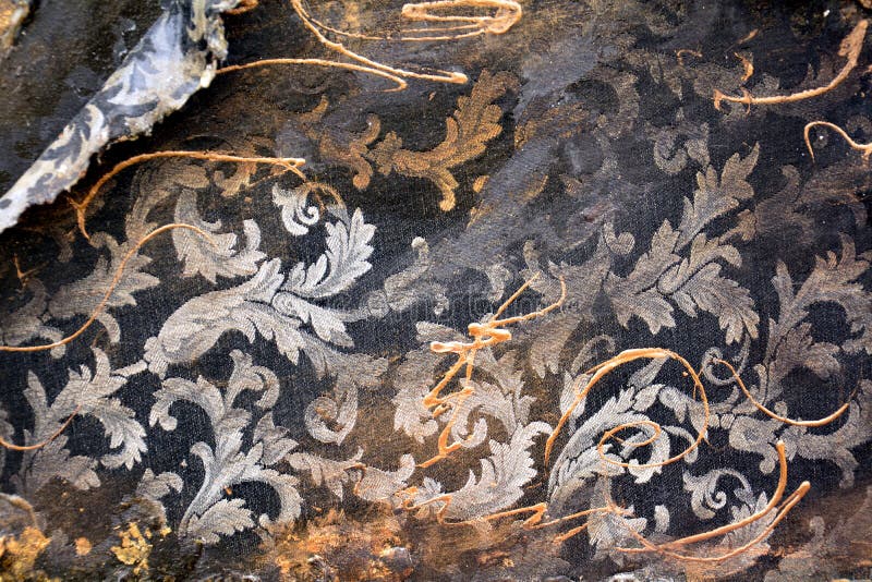 Gouden kleuren van verf de oranje zwarte grijze gouden textielgrunge, borstelslagen, organische textiel hypnotic achtergrond stock fotografie Gouden kleuren van verf de oranje zwarte grijze gouden textielgrunge, borstelslagen, organische textiel hypnotic achtergrond stock fotografie