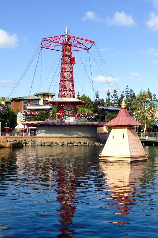 Gouden Zefierrit bij het Avonturenpark van Californië van Disney royalty-vrije stock foto Gouden Zefierrit bij het Avonturenpark van Californië van Disney royalty-vrije stock foto