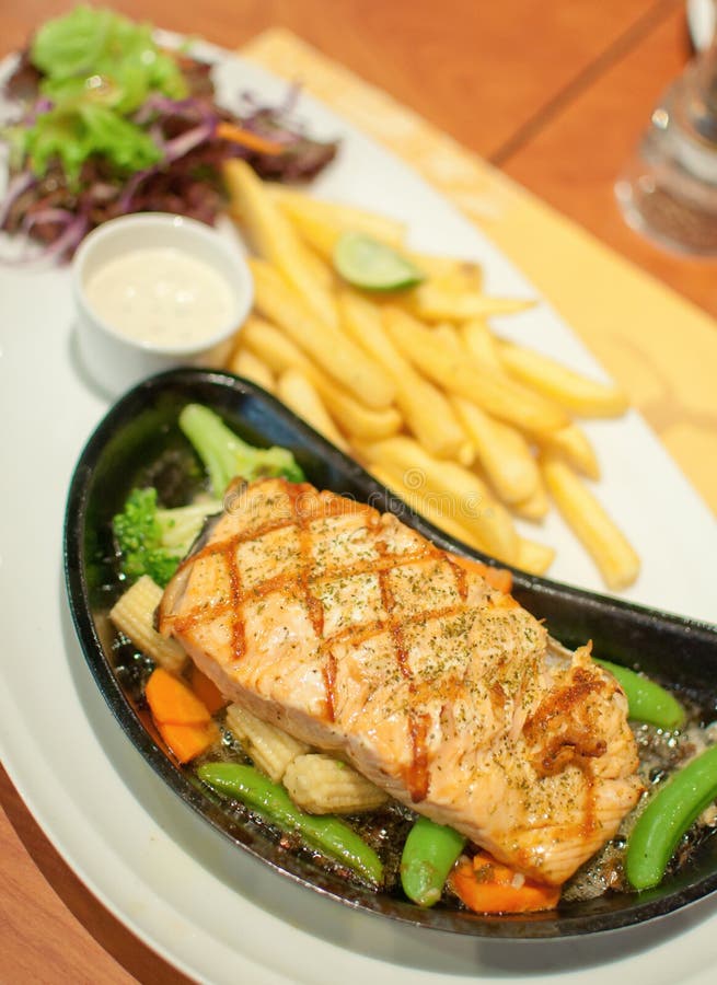 Gourmet Fish Steak Royalty Free Stock Image Image 34640136