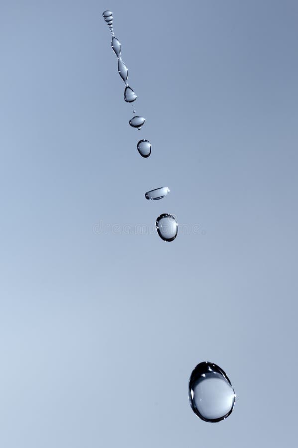 Gouttelettes d'eau en baisse photographie stock Gouttelettes d'eau en baisse photographie stock