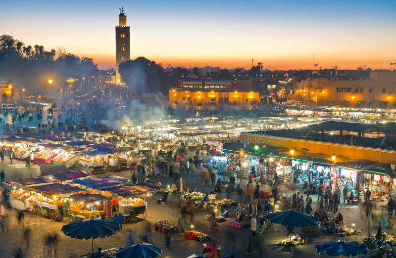 Gr-Fna van Djemaa vierkant bij nacht royalty-vrije stock fotografie Gr-Fna van Djemaa vierkant bij nacht royalty-vrije stock fotografie