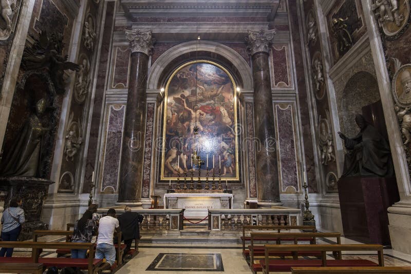 Grab von Papst John Paul 2 in der Basilika des Heiligen Peterr, Vatikanstadt lizenzfreies stockfoto Grab von Papst John Paul 2 in der Basilika des Heiligen Peterr, Vatikanstadt lizenzfreies stockfoto