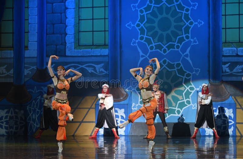 Irmãs graciosas – balé “Mil e Uma Noites” imagens de stock royalty free
