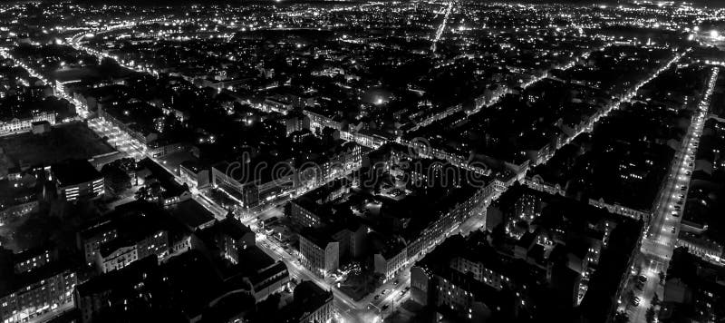 Grade da cidade da noite foto de stock Grade da cidade da noite foto de stock