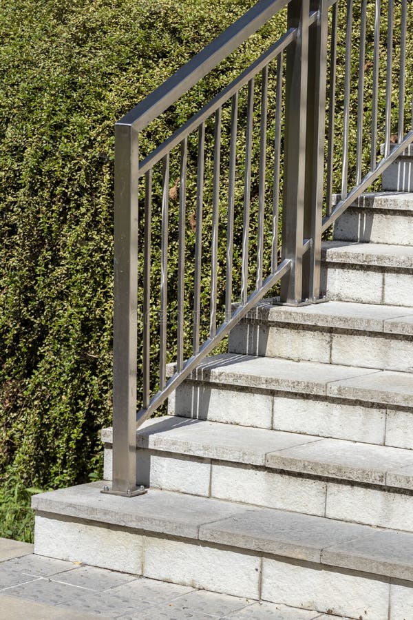 Handrails for stairs are ideal for buildings with public access - hospitals, schools, hotels, administrative offices, shopping centers, etc. With them you can achieve the two key qualities for interior design – beauty and maximum security for visitors and staff. Handrails for stairs are ideal for buildings with public access - hospitals, schools, hotels, administrative offices, shopping centers, etc. With them you can achieve the two key qualities for interior design – beauty and maximum security for visitors and staff.