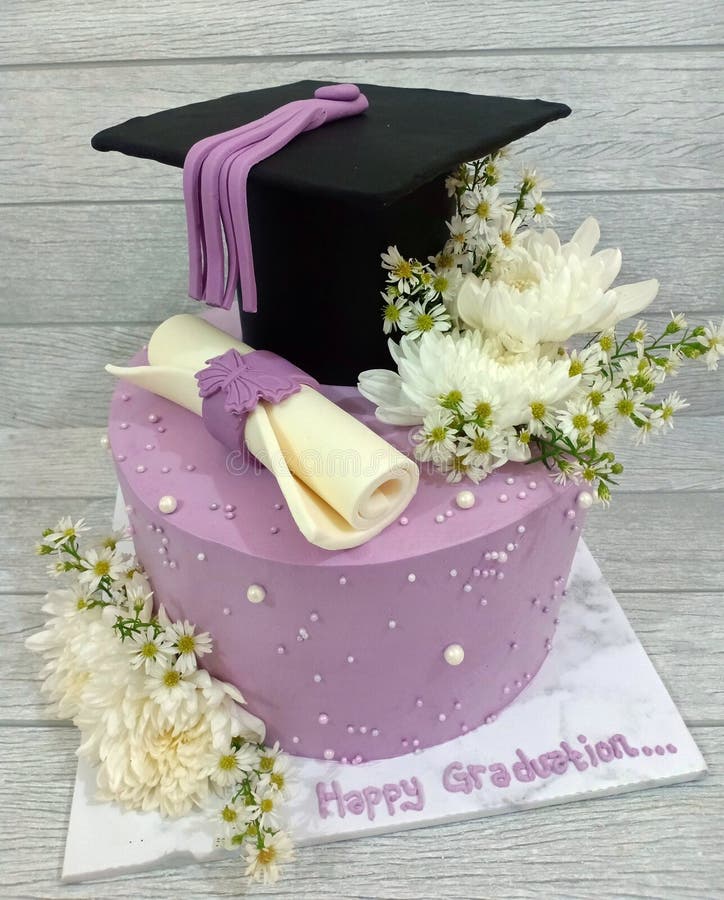 Update more than 85 graduation day cake images latest  indaotaonec