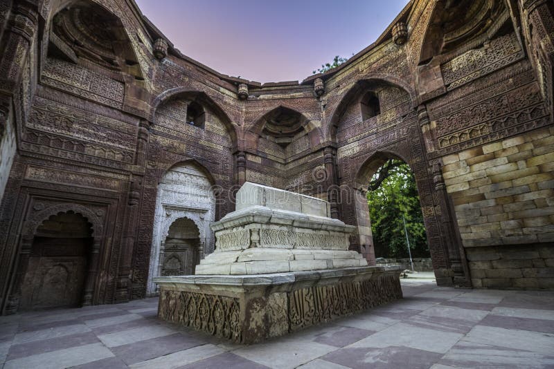 The tomb of iltutmish lies within the fortified grounds . Its entrance is intricately carved with geometrical and arabescue patterns. The tomb of iltutmish lies within the fortified grounds . Its entrance is intricately carved with geometrical and arabescue patterns.