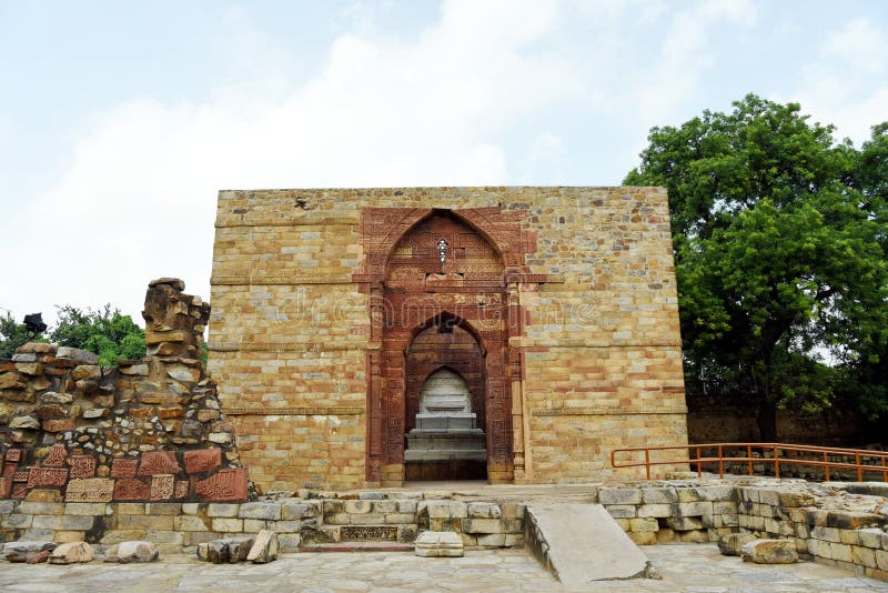 Shams ud-Din Iltutmish was the ruler of Delhi Sultanate during 1211 – 1236. The tomb was built in 1235 and is located inside the Qutb Complex, New Delhi. Shams ud-Din Iltutmish was the ruler of Delhi Sultanate during 1211 – 1236. The tomb was built in 1235 and is located inside the Qutb Complex, New Delhi.