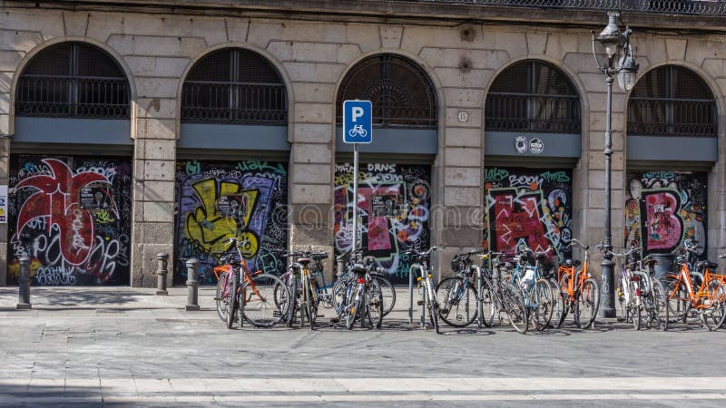 Graffiti in der Stadt von Barcelona stockfotos Graffiti in der Stadt von Barcelona stockfotos