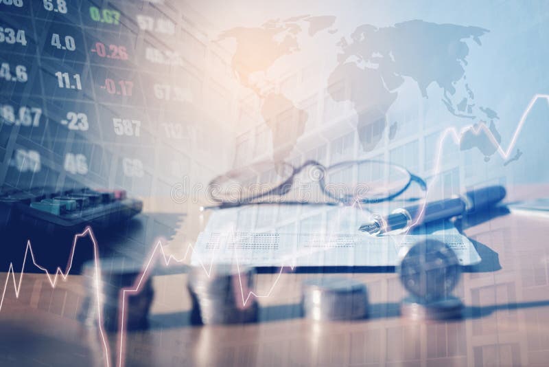 Grafiek op rijen van muntstukken voor financiën en bankwezen op digitale voorraad royalty-vrije stock foto Grafiek op rijen van muntstukken voor financiën en bankwezen op digitale voorraad royalty-vrije stock foto