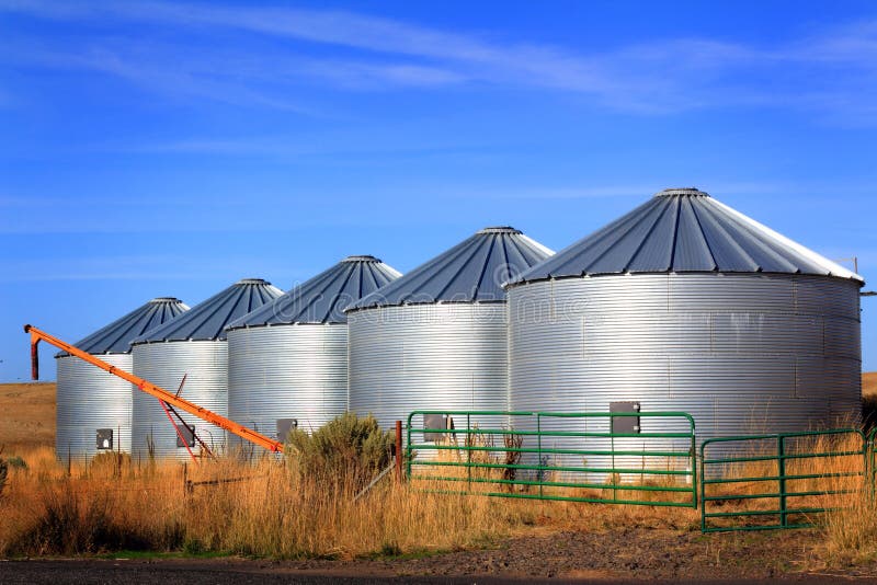 Grain Bins on the Prairie stock image. Image of eastern 34433849