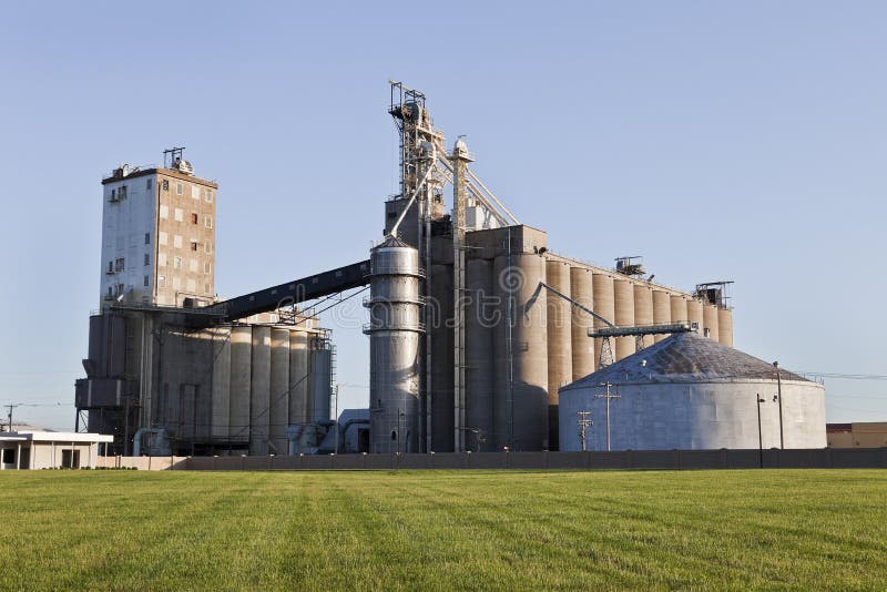 Midwestern USA Grain Coop stock image. Image of private 980141