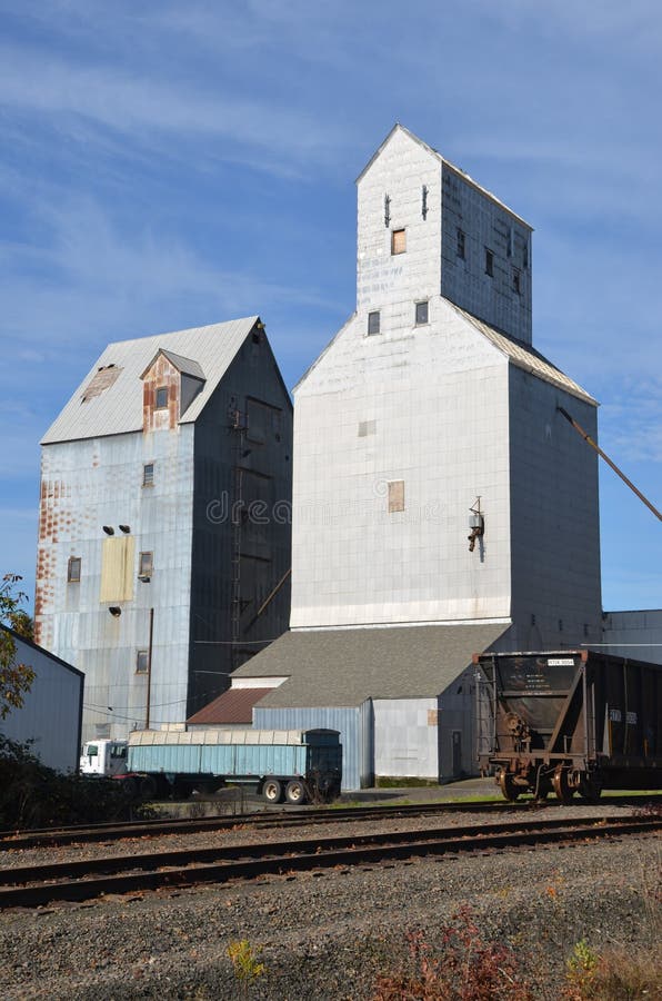 Grain Storage, Mount Angel, Oregon Stock Image Image of oregon, rail