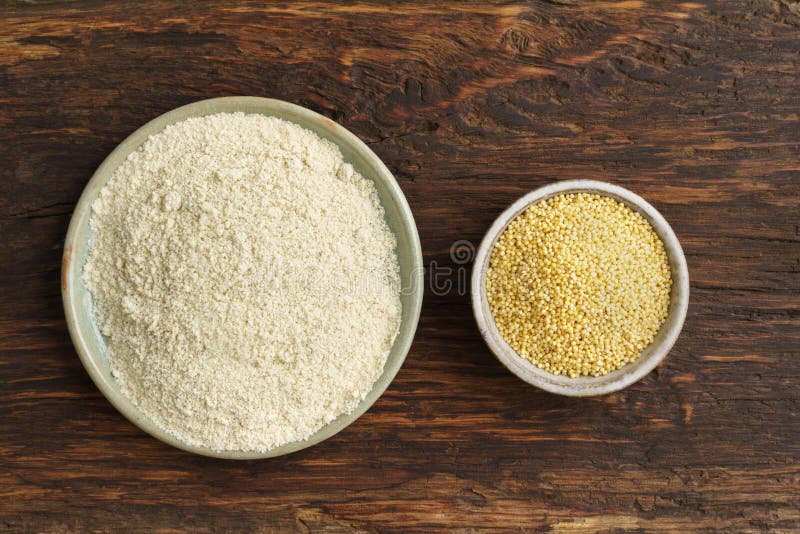 Graines De Millet Et Farine De Millet Image stock Image du nourriture