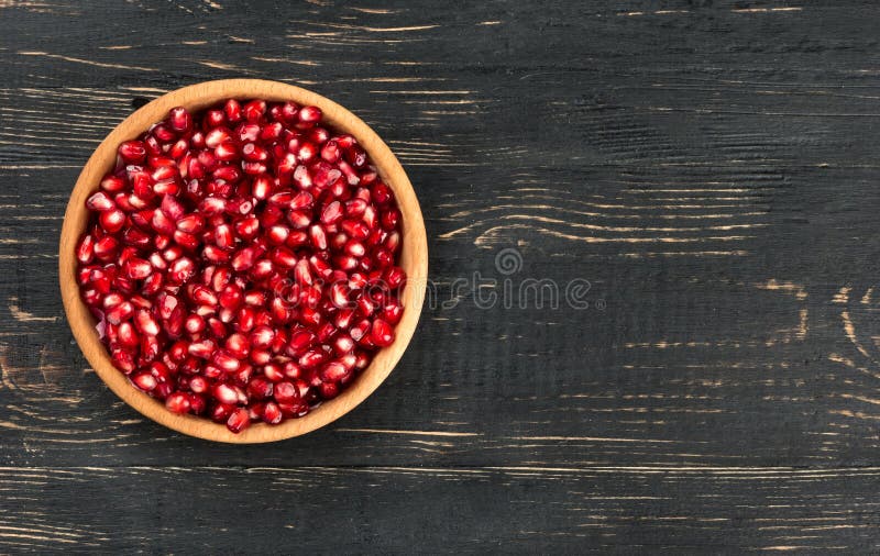 Grains pomegranate in bowl