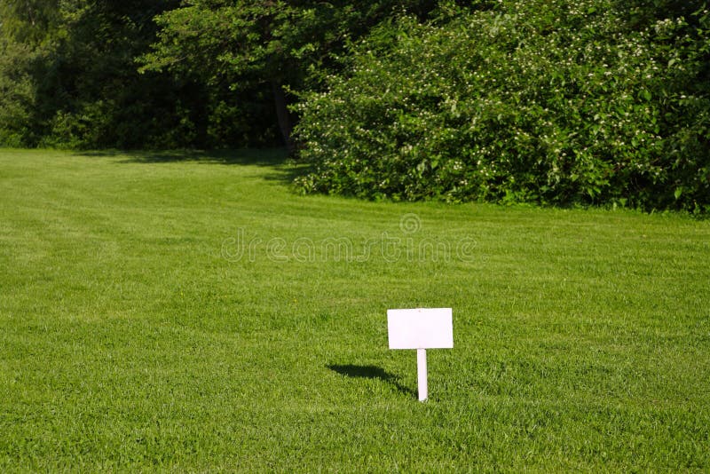 Gramado com sinal imagem de stock royalty free