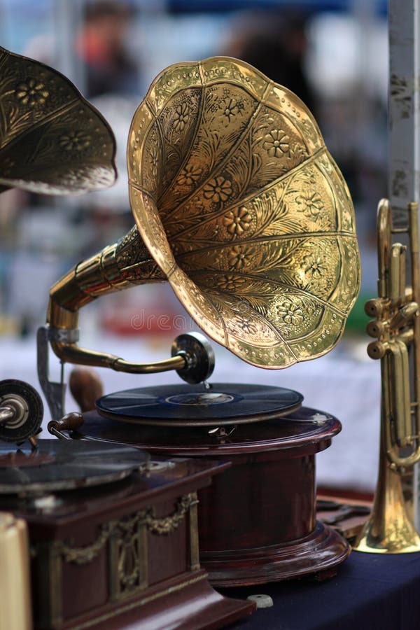 Grammofono vintage, ornamenti nostalgici in stile europeo con
