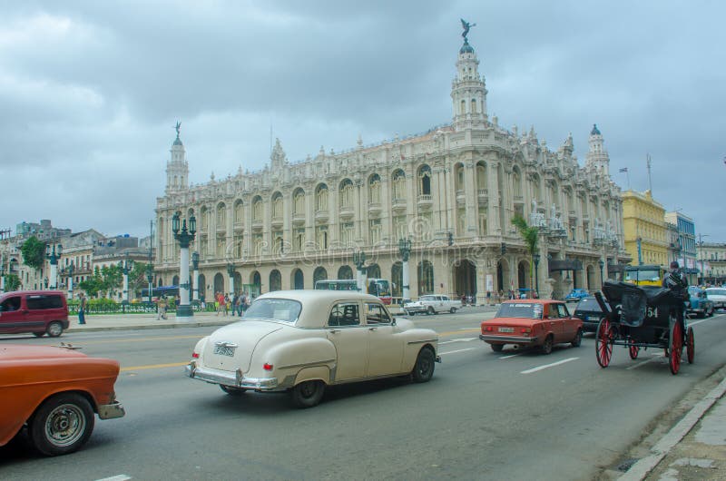 Gran Teatro de La Habana- Great Theater of Havana with Classic cars in foreground stock image Gran Teatro de La Habana- Great Theater of Havana with Classic cars in foreground stock image