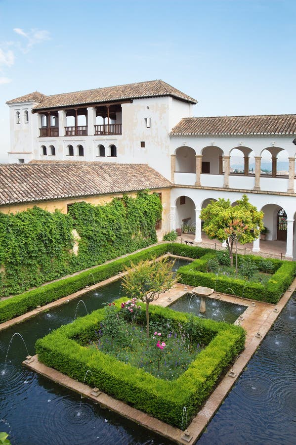 Granada Die GeneralifeGärten Von AlhambraPalast An Der Dämmerung