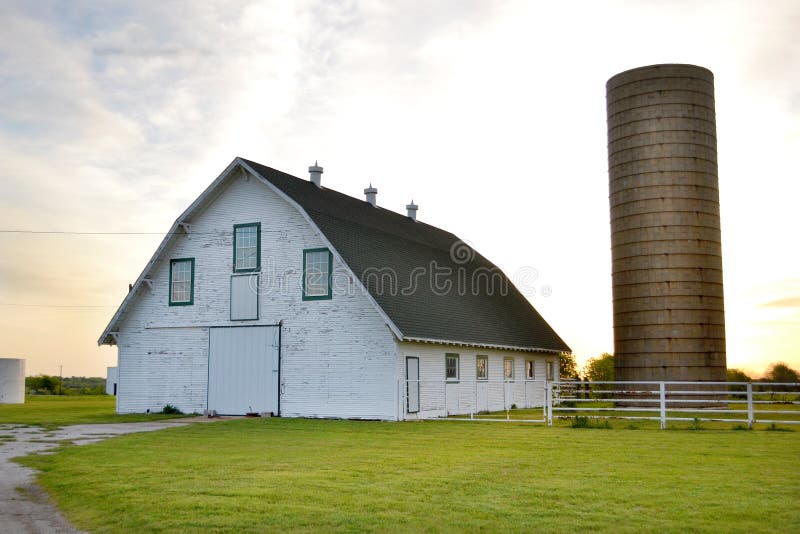 Granaio e silo del ranch